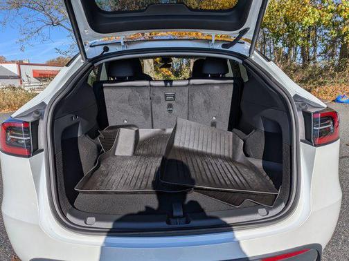 2025 Tesla Model Y Long Range Dual Motor All-Wheel Drive