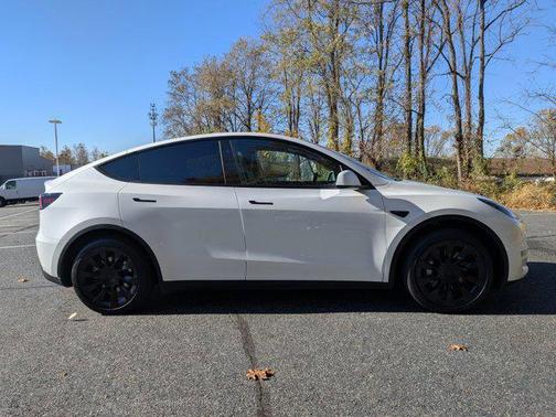 2025 Tesla Model Y Long Range Dual Motor All-Wheel Drive