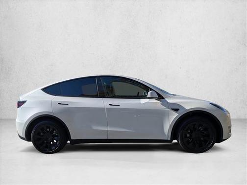 2025 Tesla Model Y Long Range Dual Motor All-Wheel Drive