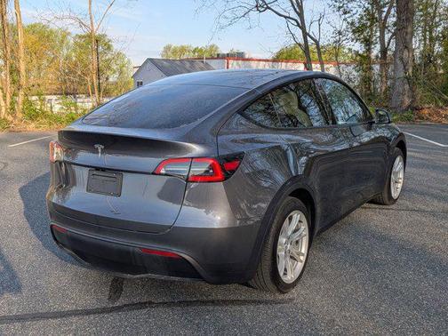 2023 Tesla Model Y RWD