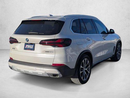 Mineral White Metallic 2026 BMW X5 PHEV xDrive50e