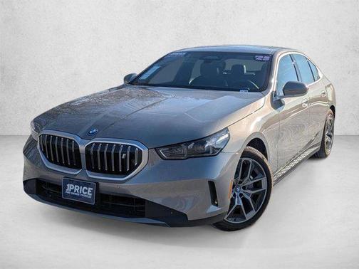 Oxide Grey Metallic 2025 BMW i5 xDrive40
