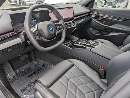 2025 BMW i5 xDrive40