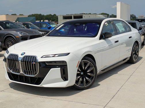 2024 BMW i7 M70