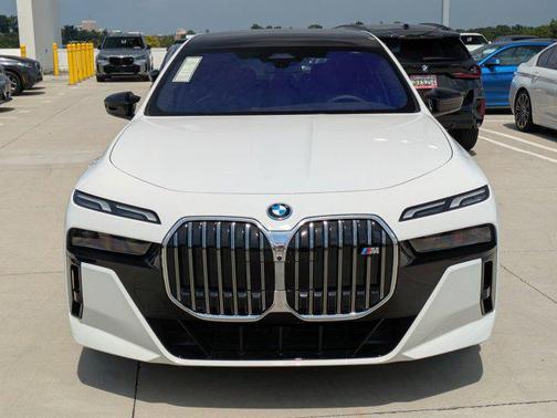 2024 BMW i7 M70