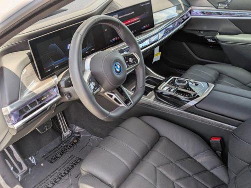 2024 BMW i7 M70