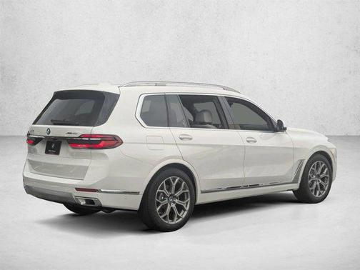 Alpine White 2026 BMW X7 xDrive40i