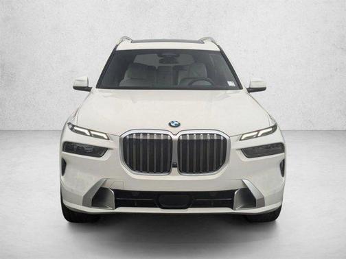 Alpine White 2026 BMW X7 xDrive40i