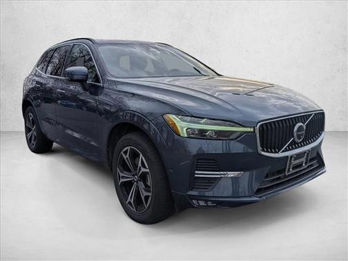 2022 Volvo XC60 B5 Momentum