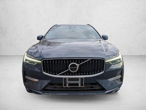 2022 Volvo XC60 B5 Momentum
