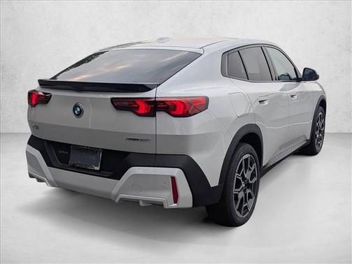 Mineral White Metallic 2026 BMW X2 xDrive28i