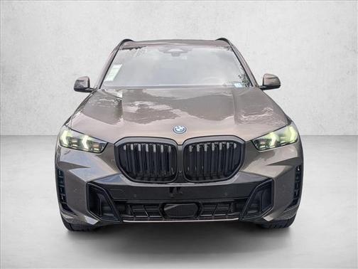Manhattan Green Metallic 2026 BMW X5 PHEV xDrive50e