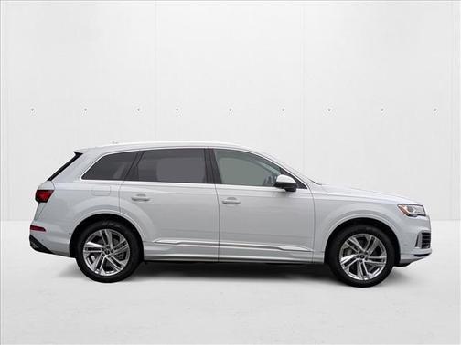2022 Audi Q7 55 Premium Plus