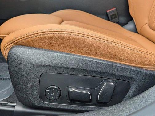 Mineral White Metallic 2026 BMW 330 xDrive