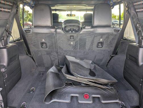 Sting-Gray Clearcoat 2019 Jeep Wrangler Unlimited Sahara