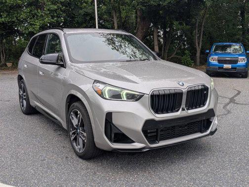 Black Sapphire Metallic 2025 BMW X1 M35i