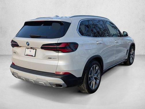 Mineral White Metallic 2026 BMW X5 PHEV xDrive50e