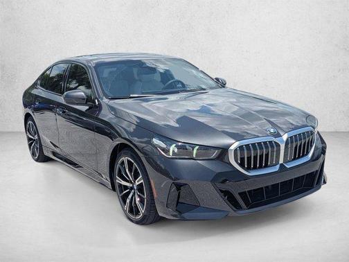 Dark Graphite Metallic 2026 BMW 530 530i