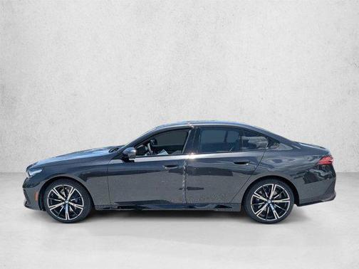 Dark Graphite Metallic 2026 BMW 530 530i