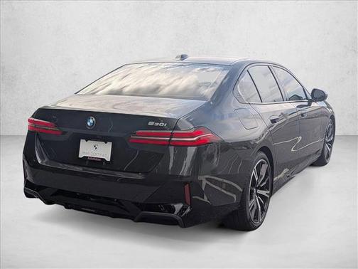 Dark Graphite Metallic 2026 BMW 530 530i