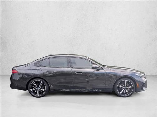 Dark Graphite Metallic 2026 BMW 530 530i