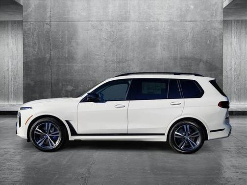 2025 BMW X7 M60i