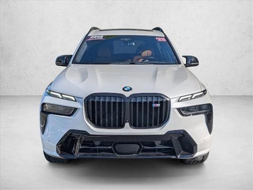 Mineral White Metallic 2025 BMW X7 M60i
