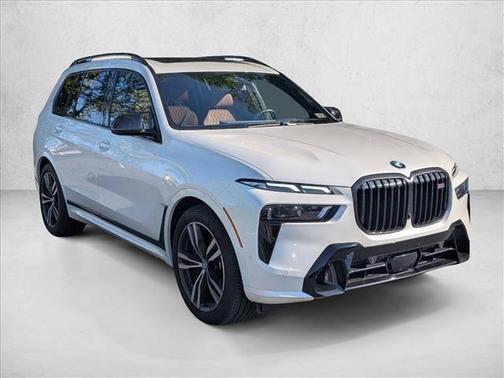Mineral White Metallic 2025 BMW X7 M60i