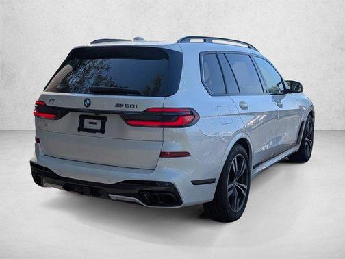 Mineral White Metallic 2025 BMW X7 M60i
