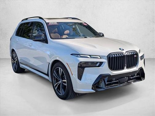 Mineral White Metallic 2025 BMW X7 M60i