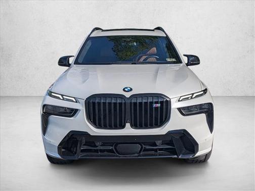 Mineral White Metallic 2025 BMW X7 M60i