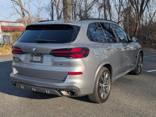 Skyscraper Grey Metallic 2026 BMW X5 xDrive40i