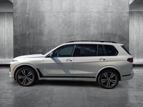 2025 BMW X7 M60i