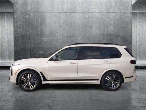 2025 BMW X7 M60i