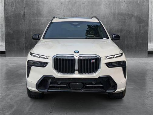 2025 BMW X7 M60i