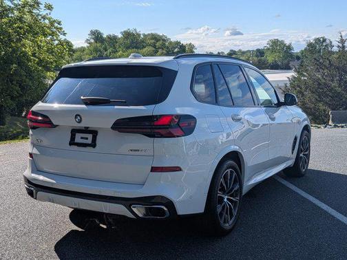 Alpine White 2024 BMW X5 xDrive40i