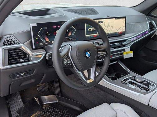 Mineral White Metallic 2026 BMW X5 xDrive40i