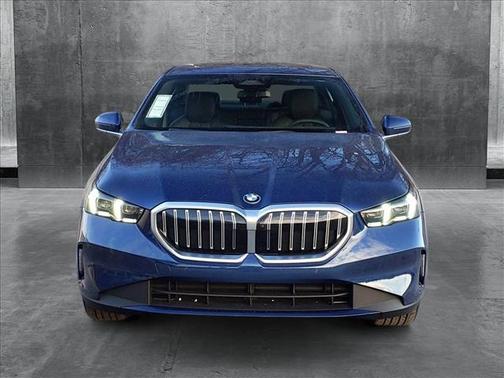2025 BMW 530 i xDrive
