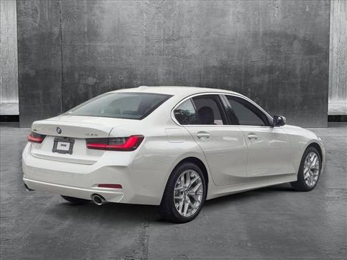 2025 BMW 330 i xDrive