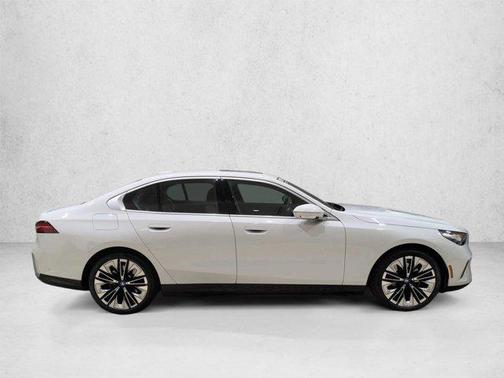 Alpine White 2024 BMW i5 eDrive40