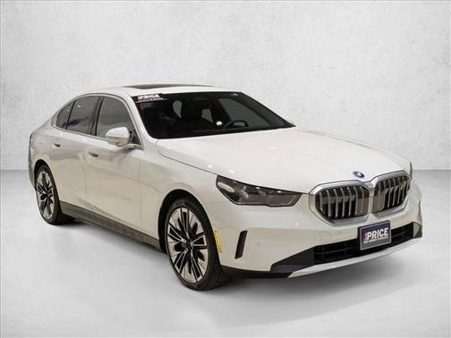 Alpine White 2024 BMW i5 eDrive40