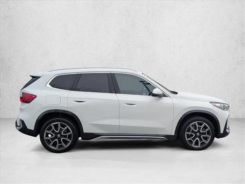 Alpine White 2025 BMW X1 xDrive28i