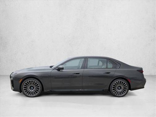 Dravit Grey Metallic 2026 BMW 750e i xDrive
