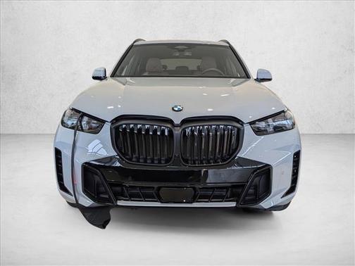 Brooklyn Grey Metallic 2026 BMW X5 xDrive40i