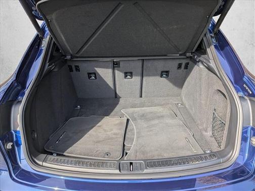 2023 Porsche Macan AWD