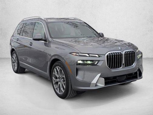 Skyscraper Grey Metallic 2026 BMW X7 xDrive40i