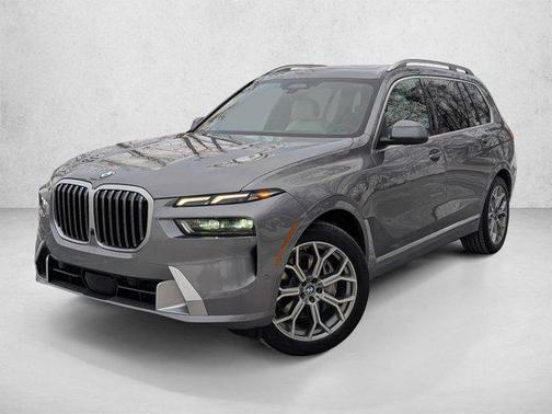 Skyscraper Grey Metallic 2026 BMW X7 xDrive40i