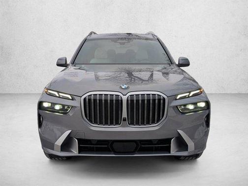 Skyscraper Grey Metallic 2026 BMW X7 xDrive40i