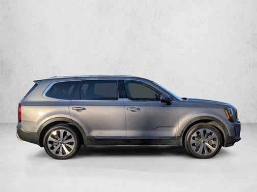 Everlasting Silver 2021 Kia Telluride EX