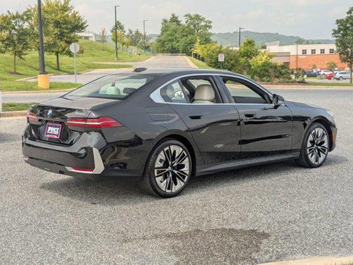 2026 BMW 530 i xDrive